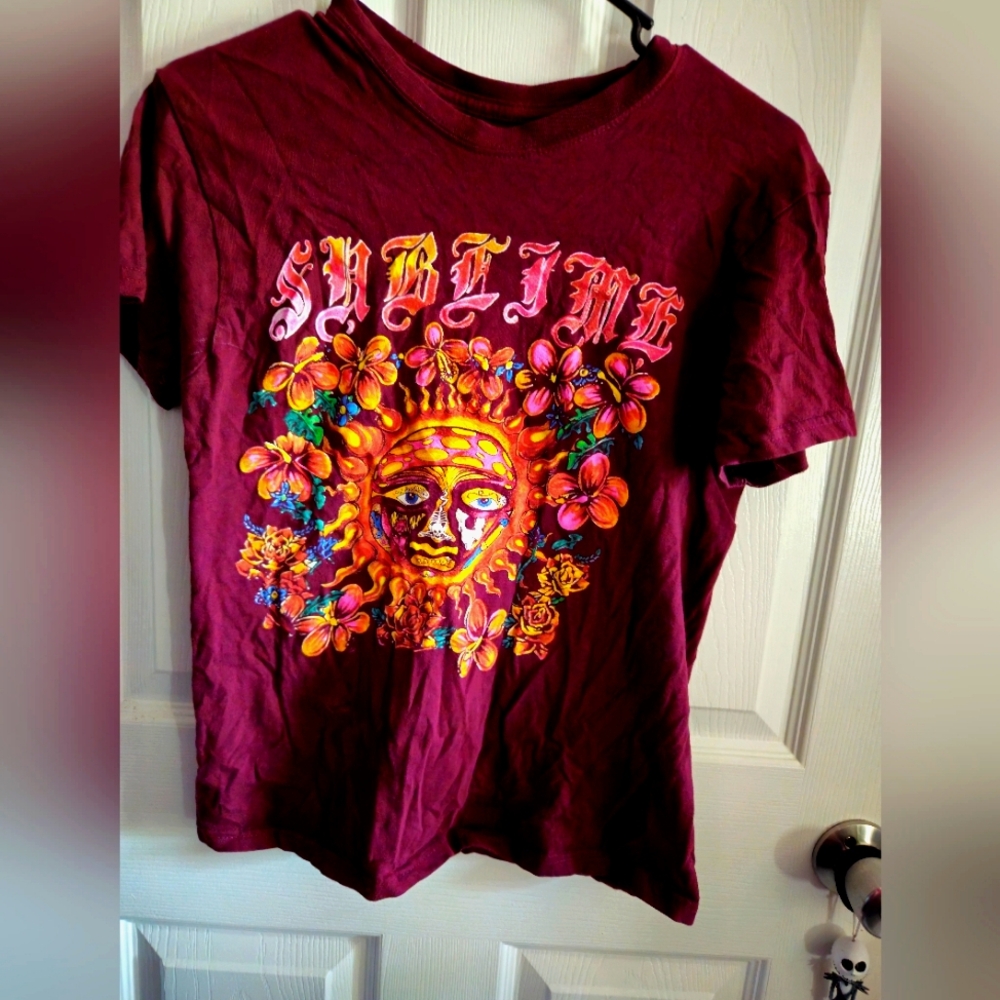 Burgundy Maroon Red Sublime Band T-Shirt | Women's Medium | Rock, Reggae, Summer